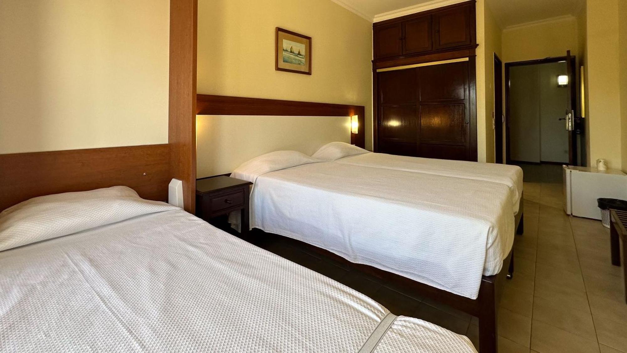Hotel Avenida Praia Portimão Buitenkant foto