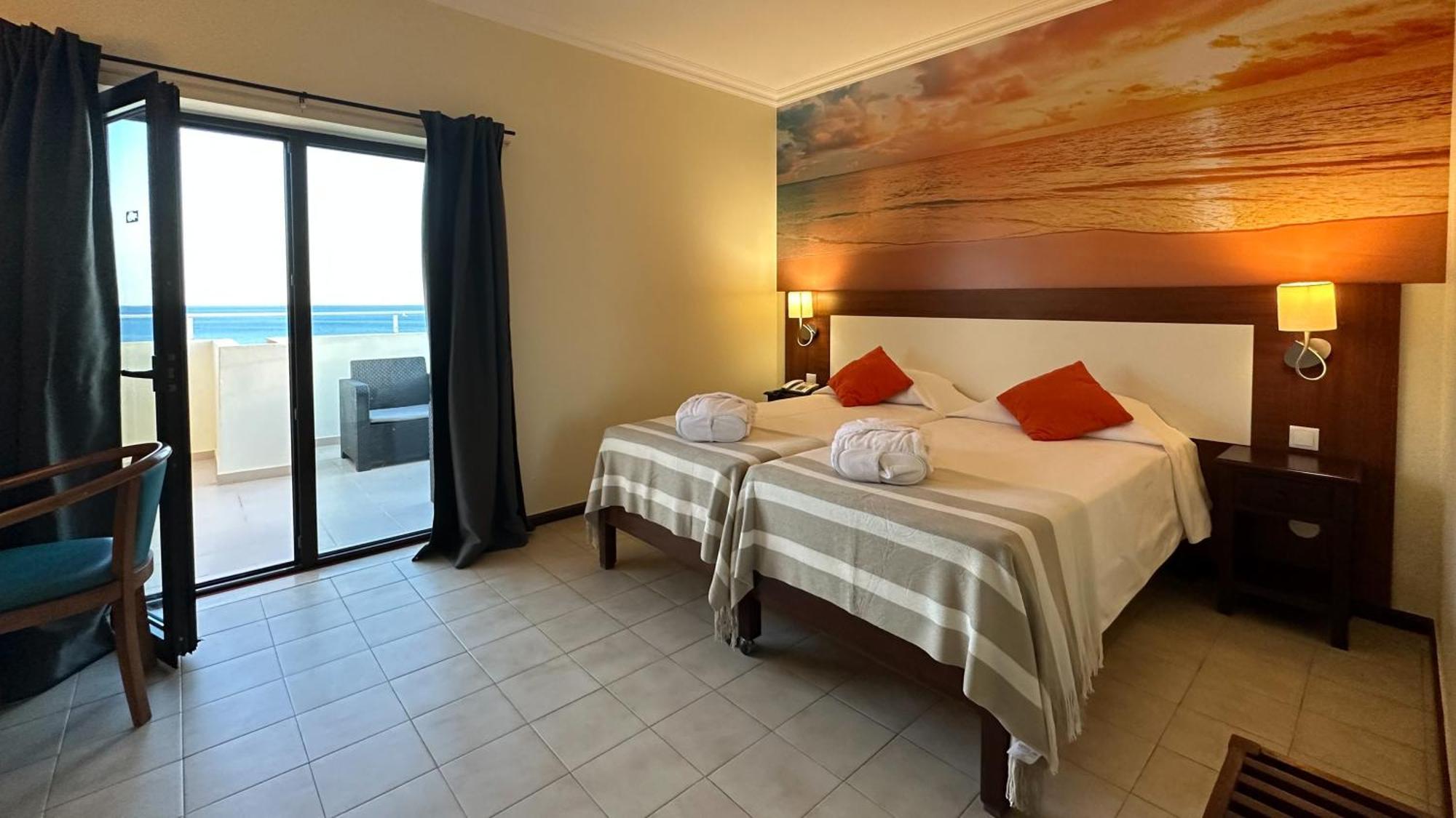 Hotel Avenida Praia Portimão Buitenkant foto