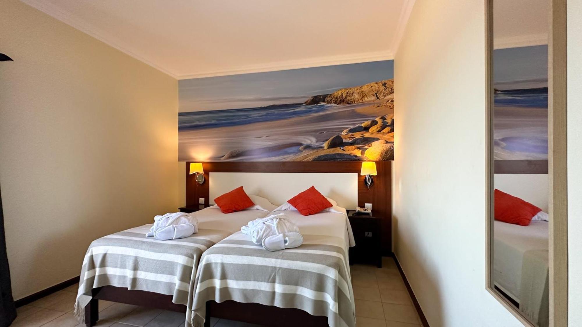 Hotel Avenida Praia Portimão Buitenkant foto