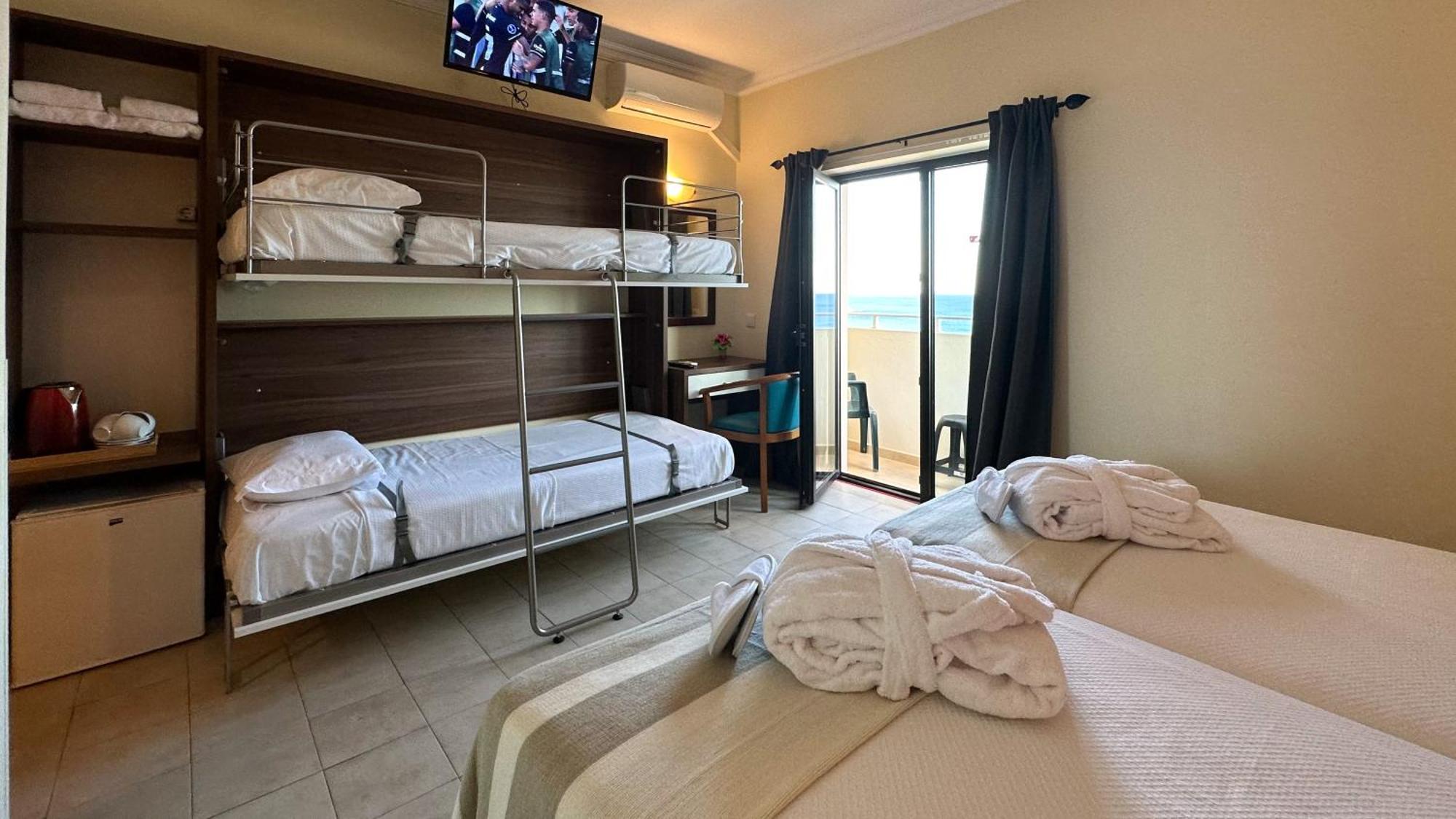 Hotel Avenida Praia Portimão Buitenkant foto