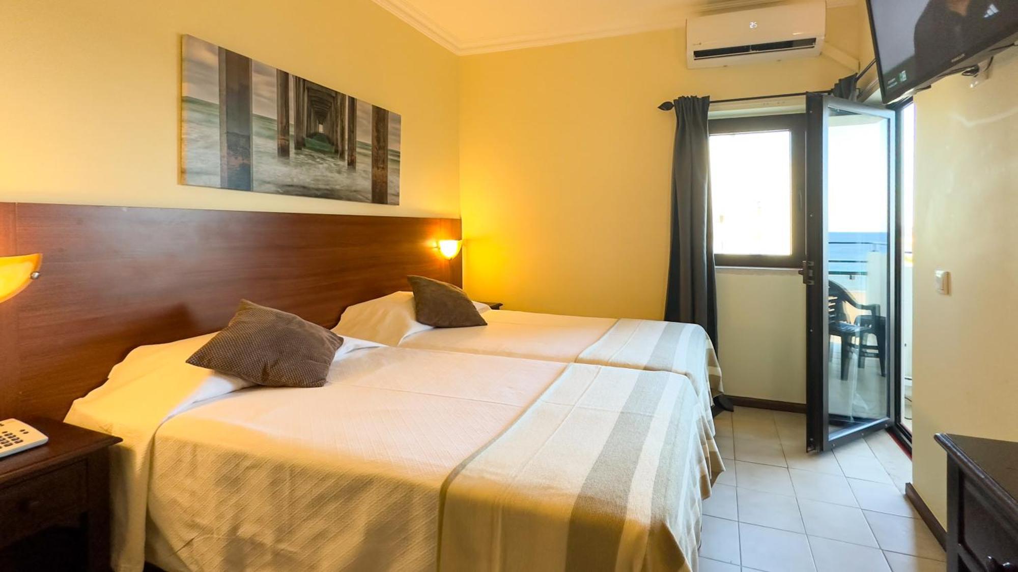 Hotel Avenida Praia Portimão Buitenkant foto