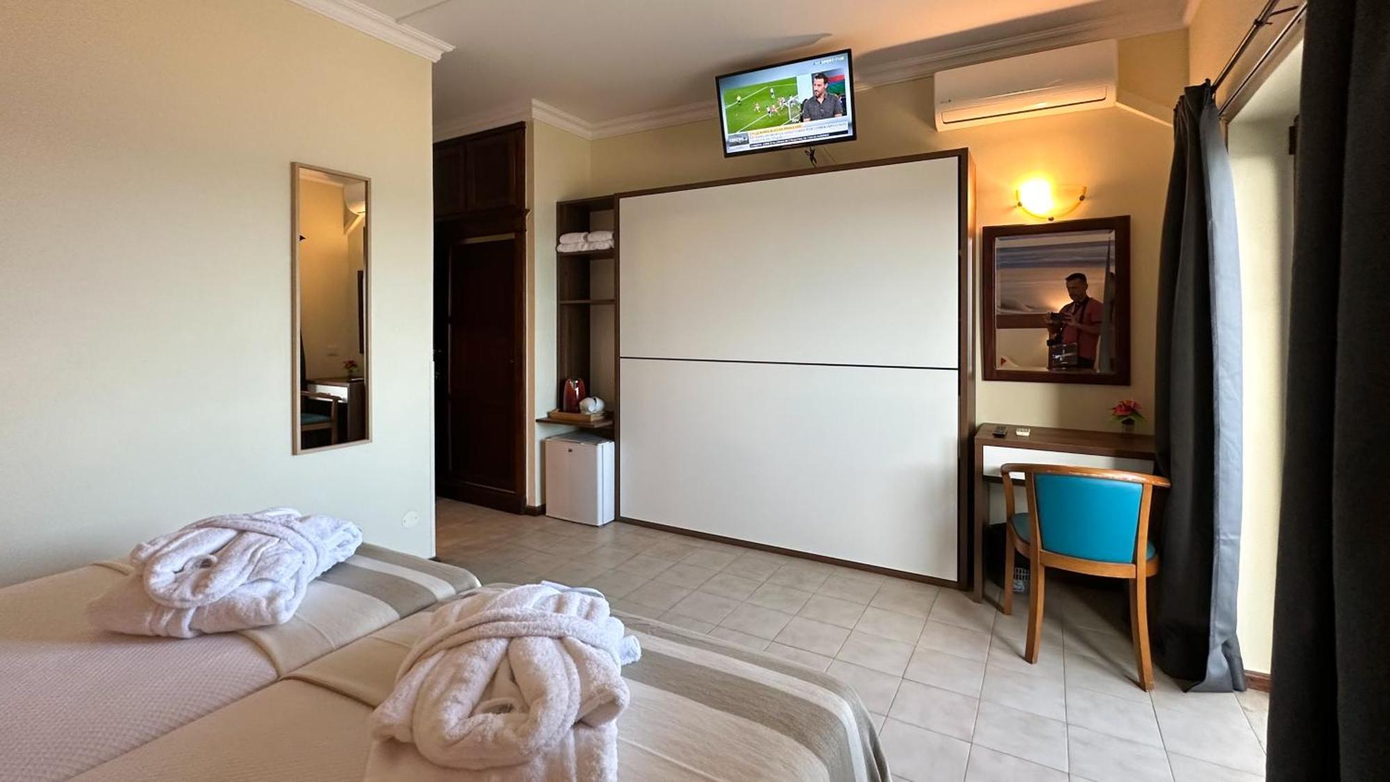 Hotel Avenida Praia Portimão Buitenkant foto