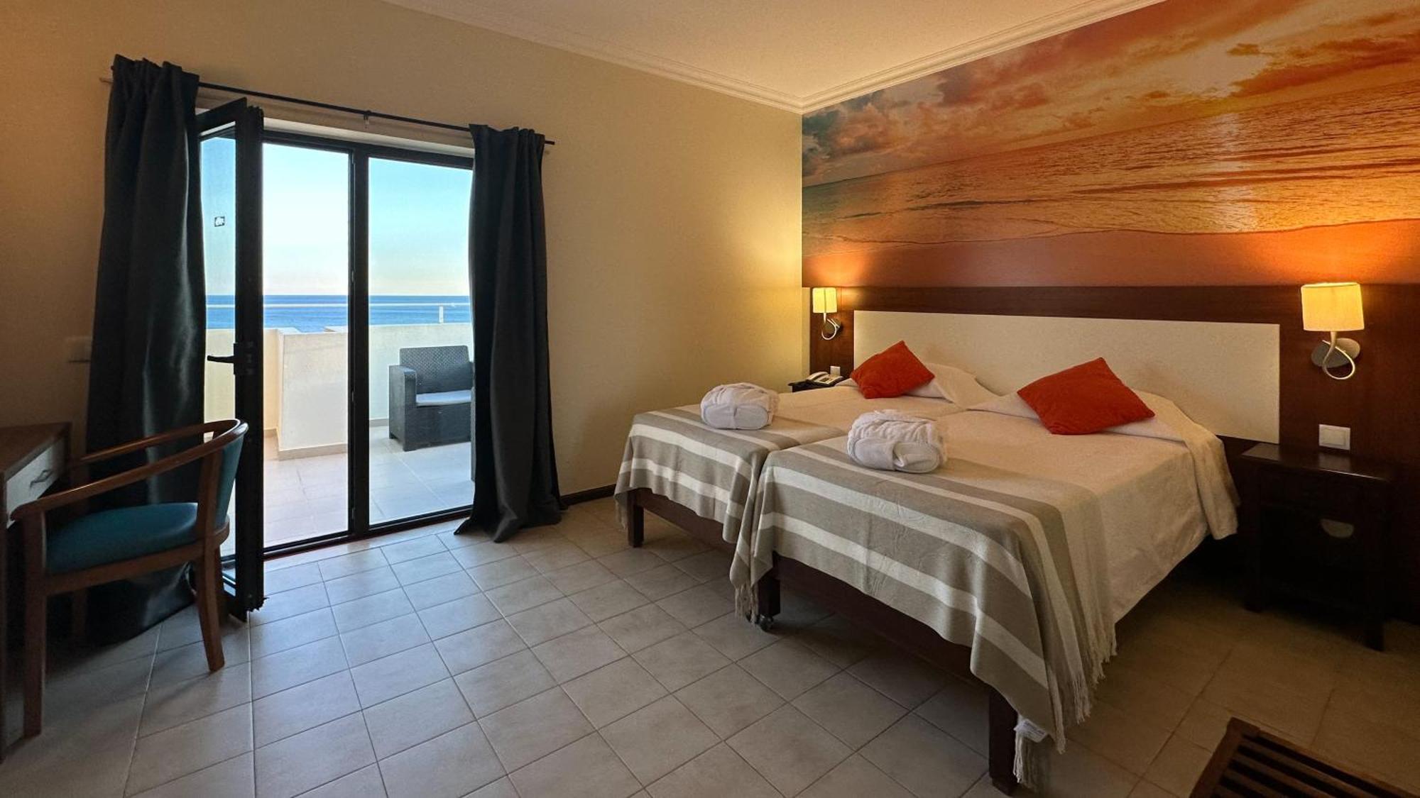 Hotel Avenida Praia Portimão Buitenkant foto
