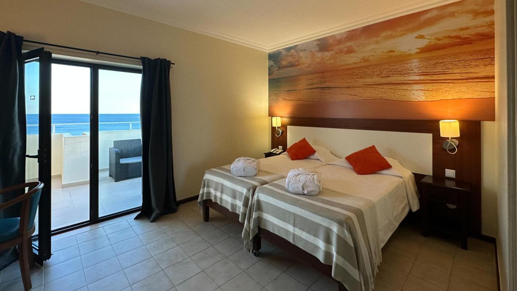Hotel Avenida Praia Portimão Buitenkant foto