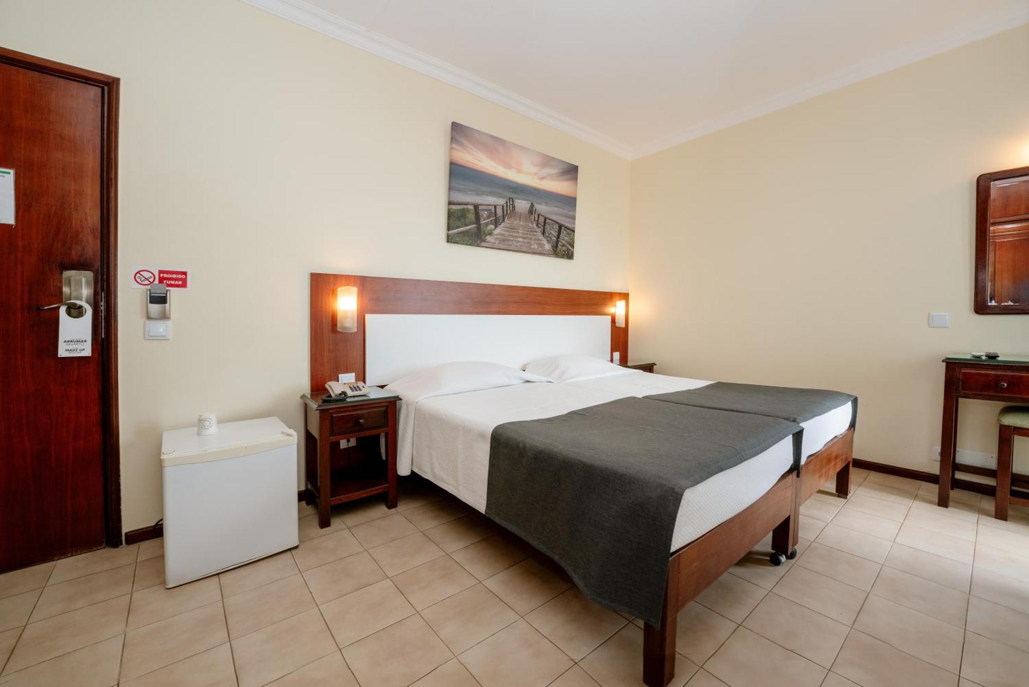 Hotel Avenida Praia Portimão Buitenkant foto