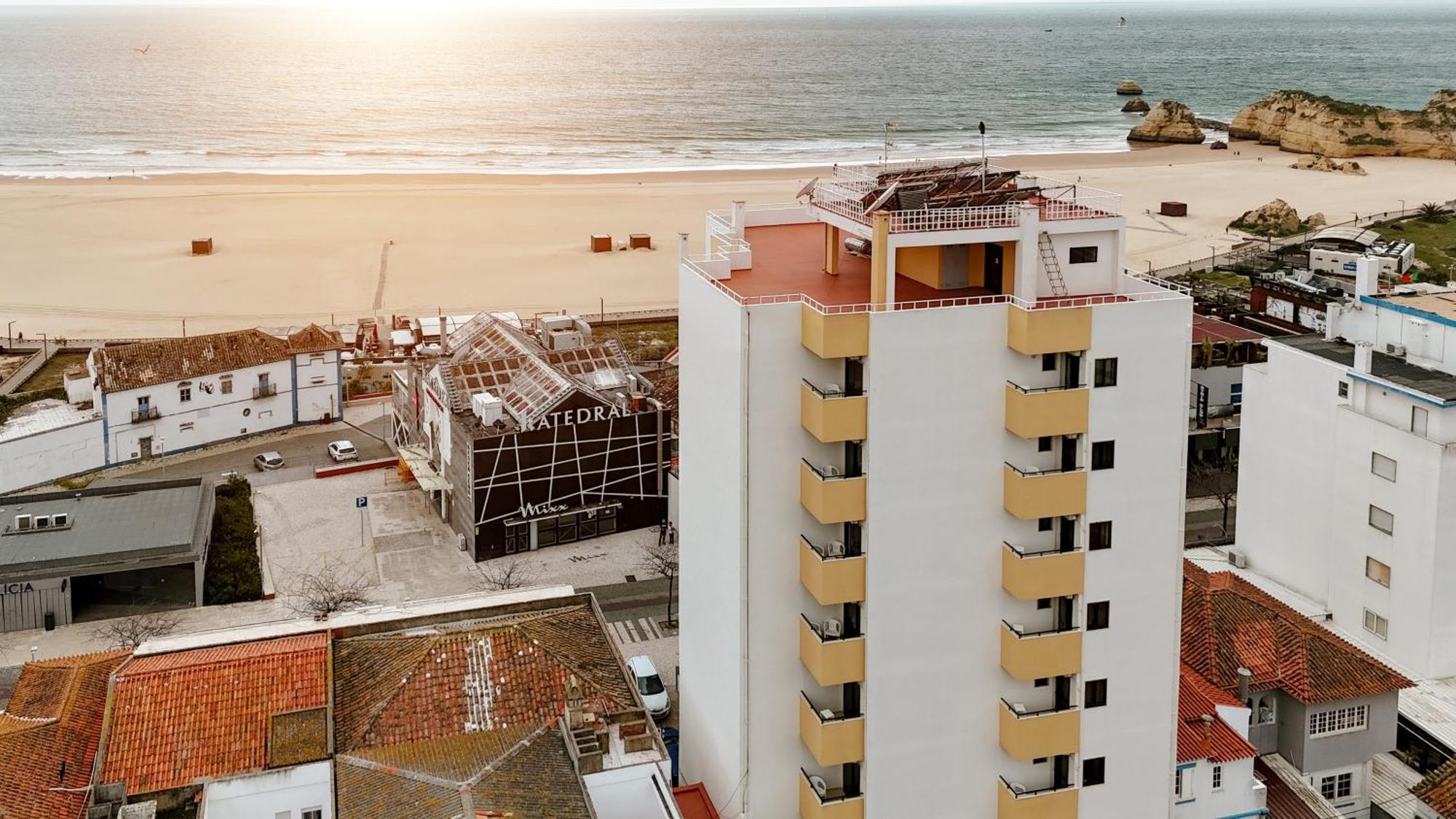 Hotel Avenida Praia Portimão Buitenkant foto