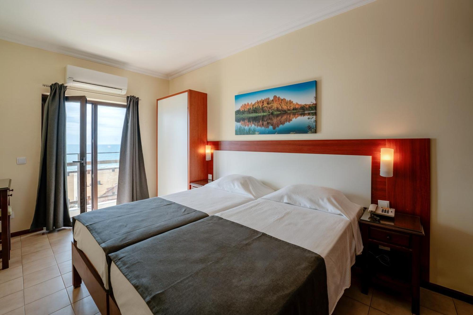 Hotel Avenida Praia Portimão Buitenkant foto