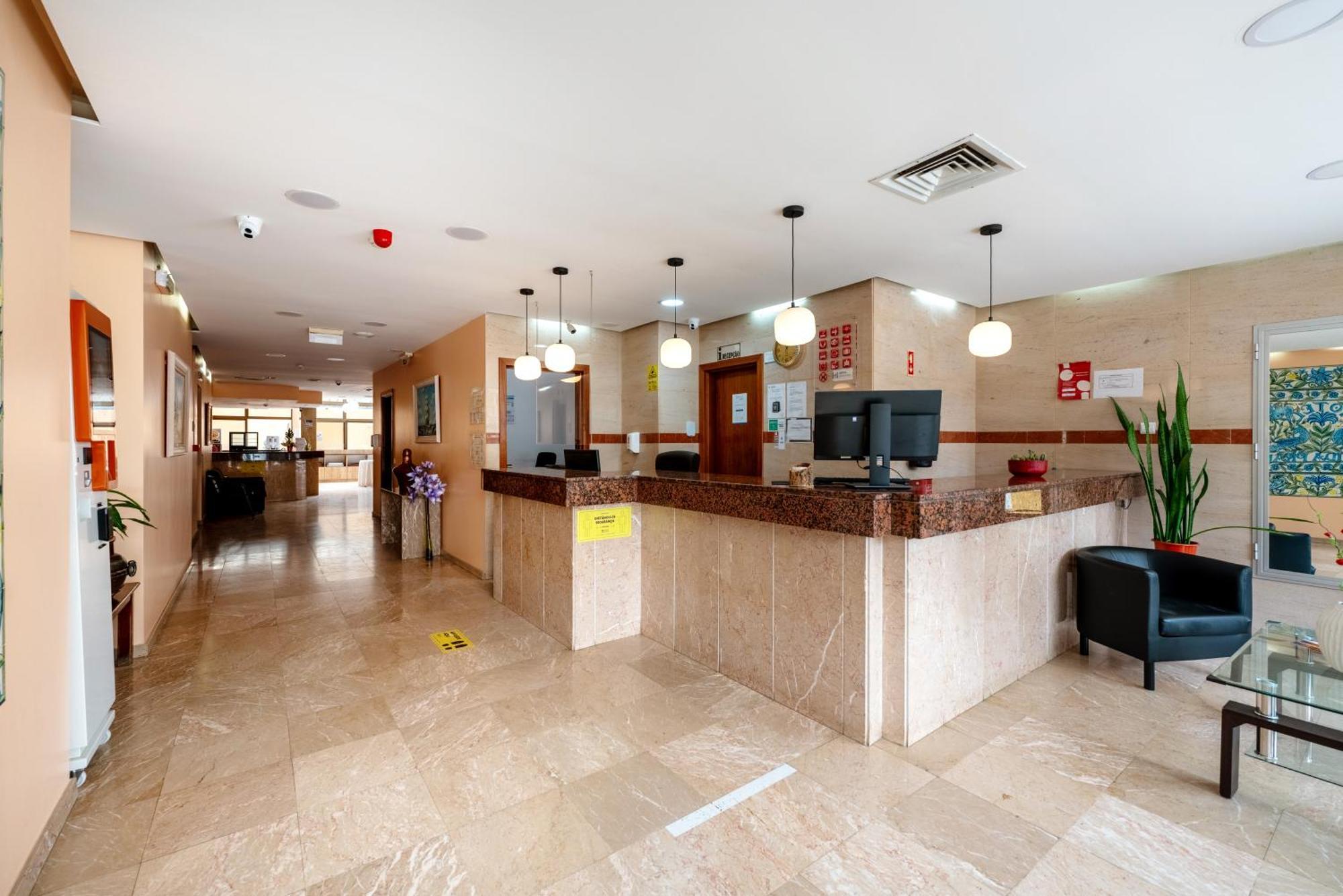 Hotel Avenida Praia Portimão Buitenkant foto